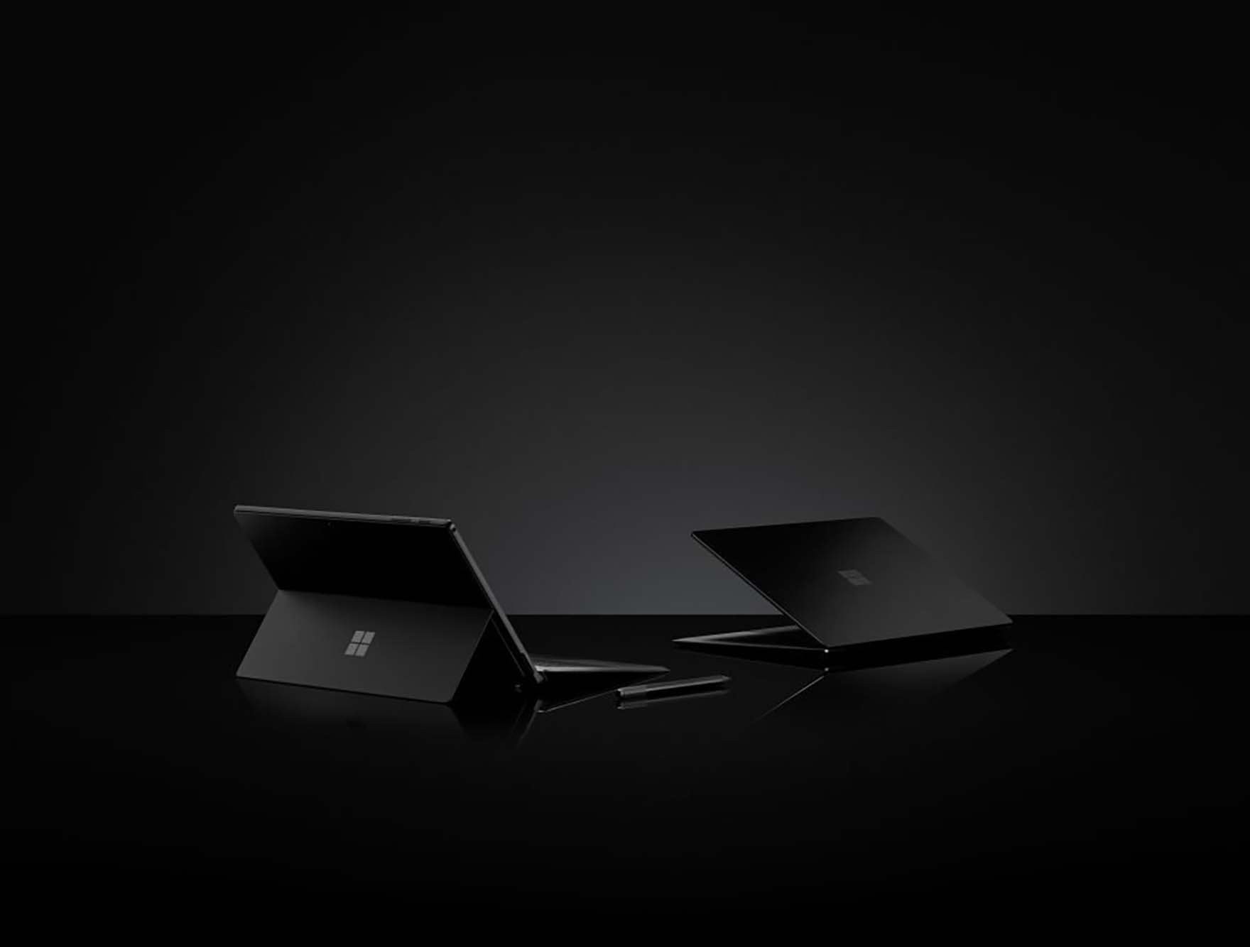 啞光黑色的 Surface Pro 6 與 Surface Laptop 2