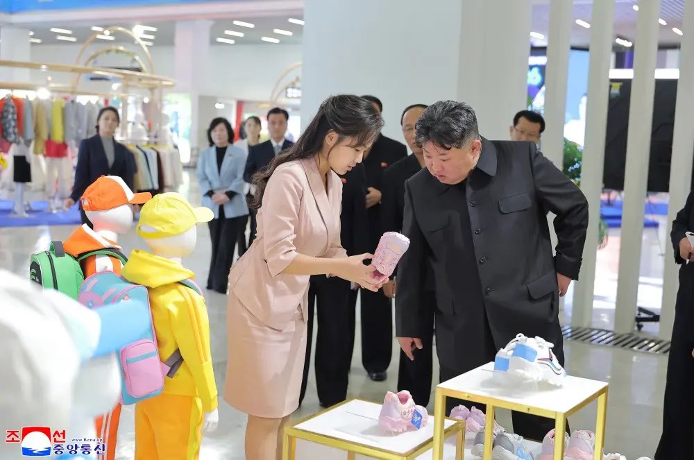 網傳腦出血死亡 金正恩現身鞋展