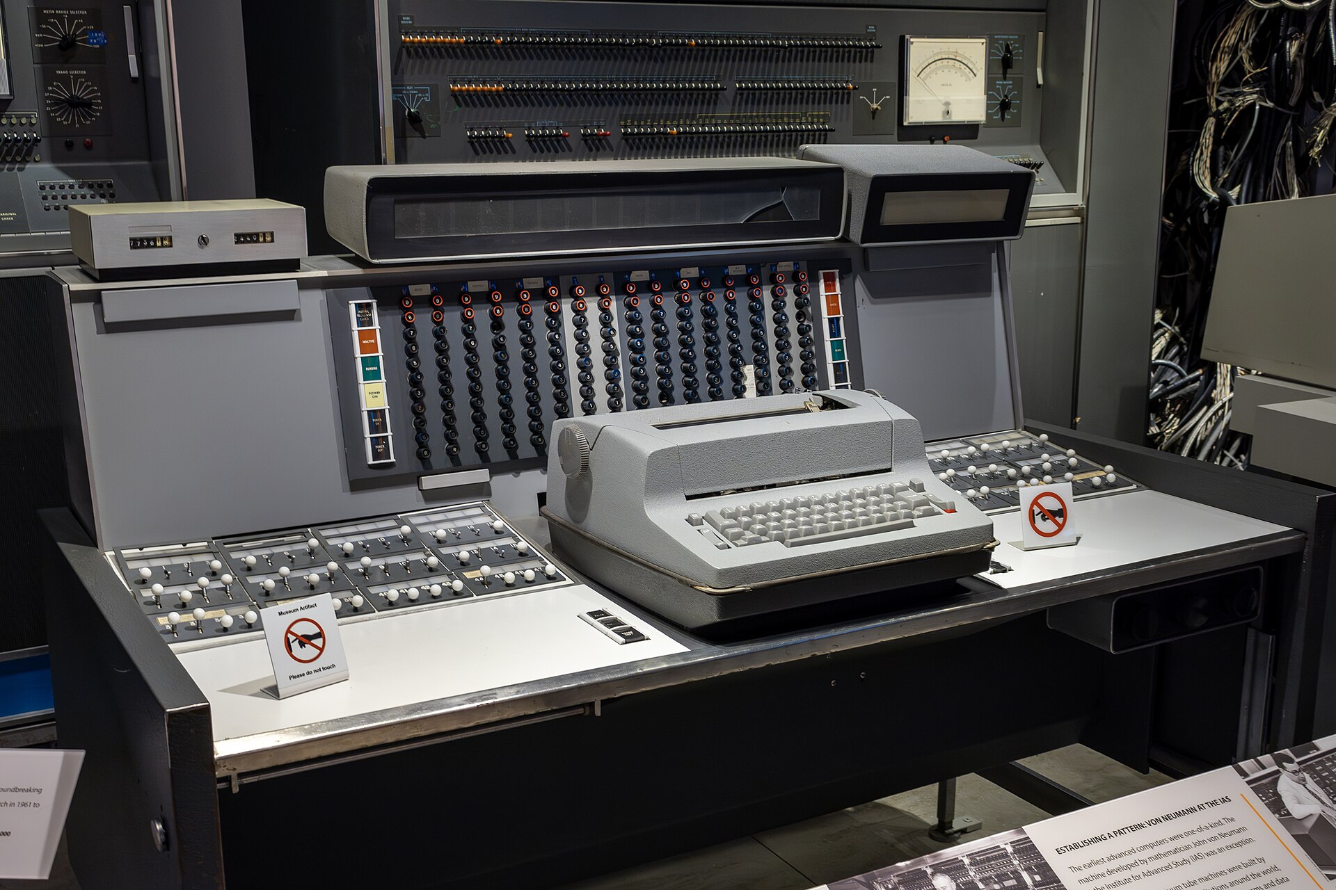 電腦歷史博物館展出的 IBM 7030 Stretch 控制台