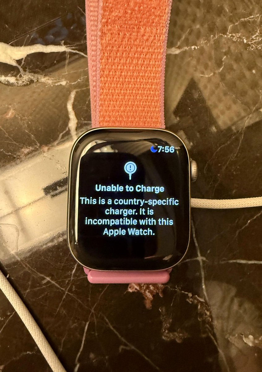 Apple Watch 顯示無法充電訊息